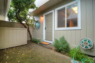 Photo #1: 19003018 Listing