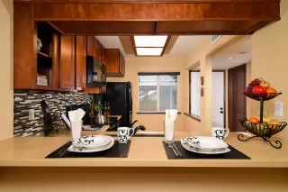 Photo #4: 19003018 Listing