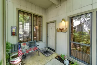 Photo #2: 19036910 Listing