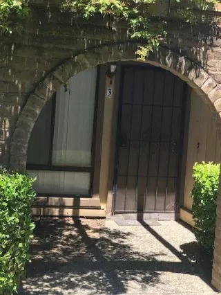 Photo #1: 19042165 Listing