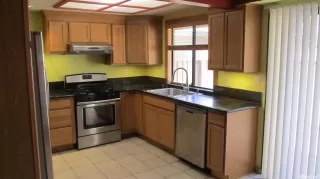 Photo #2: 19042165 Listing