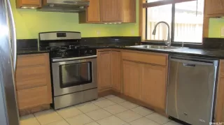 Photo #3: 19042165 Listing