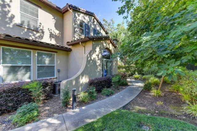 MLS: 19048369 Condo For Sale