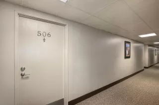 Photo #5: 19050894 Listing