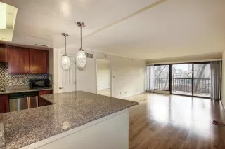 Photo #6: 19050894 Listing