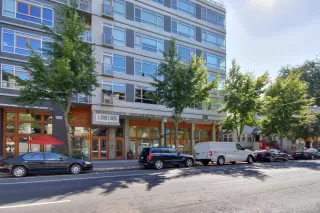 Photo #2: 19055927 Listing 