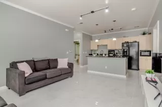 Photo #3: 19058473 Listing