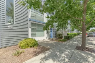 Photo #2: 19059153 Listing