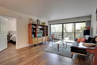 Photo #2: 19061537 Listing