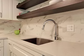 Photo #5: 19061537 Listing