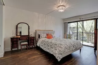 Photo #6: 19061537 Listing