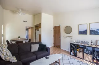 Photo #4: 19063613 Listing 