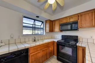 Photo #5: 19064859 Listing 