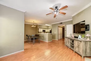 Photo #4: 19066020 Listing 