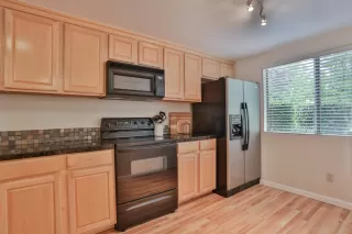 Photo #1: 19066275 Listing