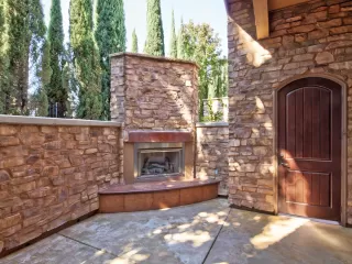 Photo #1: 19069349 Listing 