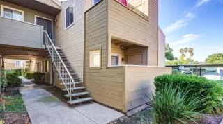 Photo #1: 19069652 Listing