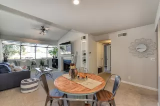 Photo #5: 19069694 Listing 