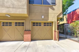 Photo #2: 19070532 Listing