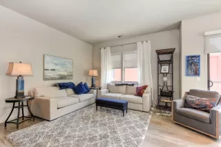 Photo #3: 19070532 Listing