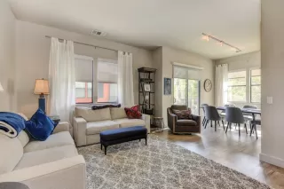 Photo #4: 19070532 Listing