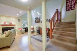 Photo #3: 19072078 Listing