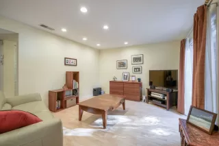 Photo #5: 19072078 Listing