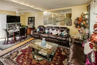 Photo #1: 19072405 Listing