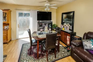 Photo #5: 19072405 Listing