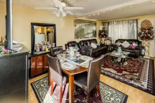 Photo #6: 19072405 Listing