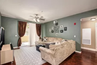 Photo #1: 19072863 Listing