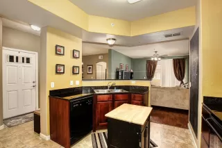 Photo #2: 19072863 Listing