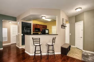 Photo #3: 19072863 Listing