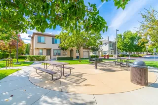 Photo #5: 19073164 Listing 