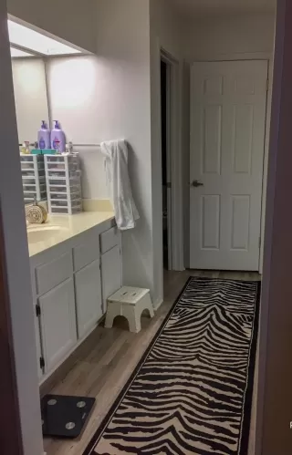 Photo #6: 19073633 Listing