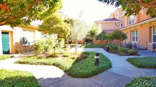 Photo #2: 19074212 Listing 