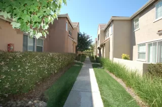 Photo #2: 19074648 Listing