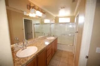 Photo #3: 19074648 Listing