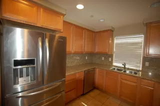 Photo #5: 19074648 Listing