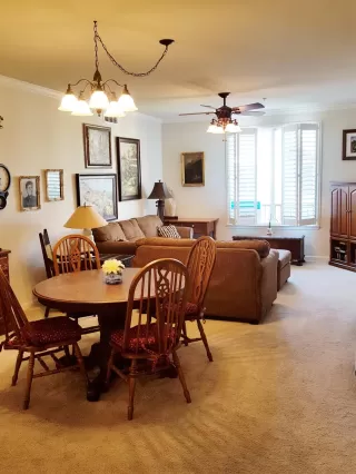 Photo #5: 19074802 Listing