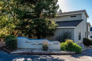 Photo #1: 19075079 Listing