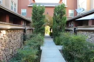 Photo #4: 19075635 Listing 