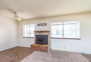 Photo #3: 19075759 Listing