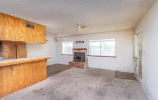 Photo #4: 19075759 Listing