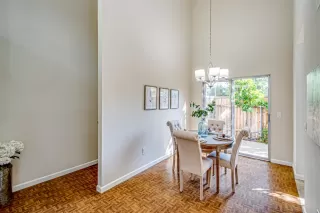 Photo #1: 19075788 Listing