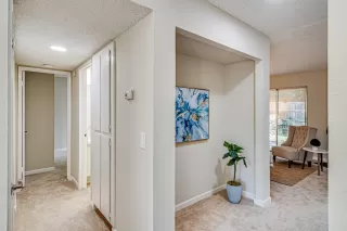 Photo #6: 19075788 Listing