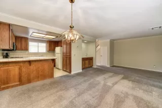 Photo #6: 19075867 Listing 