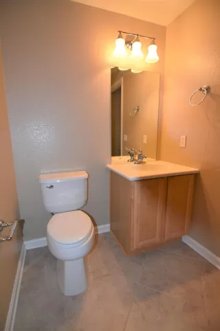 Photo #4: 19076263 Listing