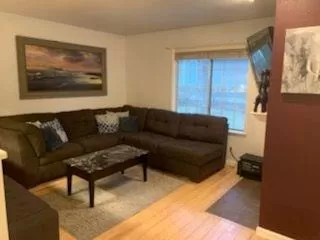 Photo #2: 19076341 Listing 