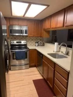 Photo #4: 19076341 Listing 